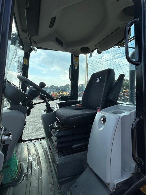 CAT 907 M – Bild 7