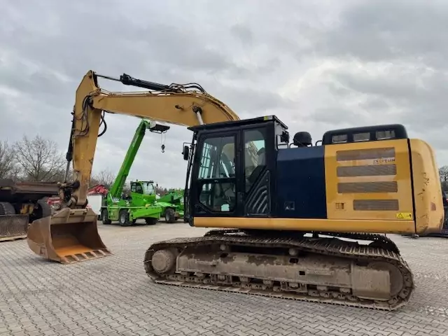 CAT 326 FLN