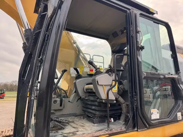 CAT 326 FLN – Bild 15