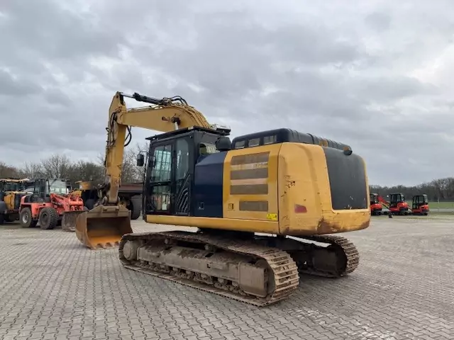 CAT 326 FLN – Bild 2