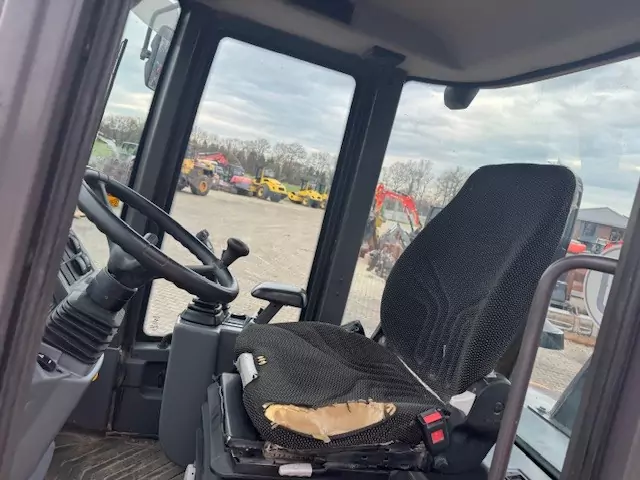 Volvo L30G – Bild 11