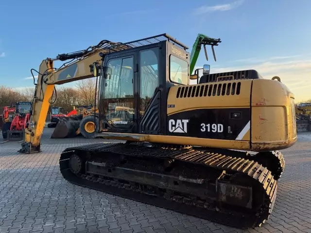 CAT 319 DL