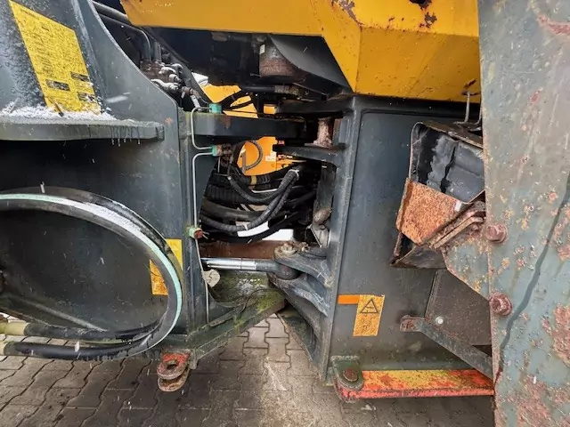 Komatsu WA470-5 – Bild 12