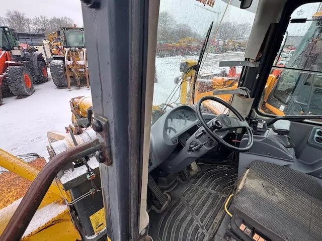 Komatsu WA470-5 – Bild 10