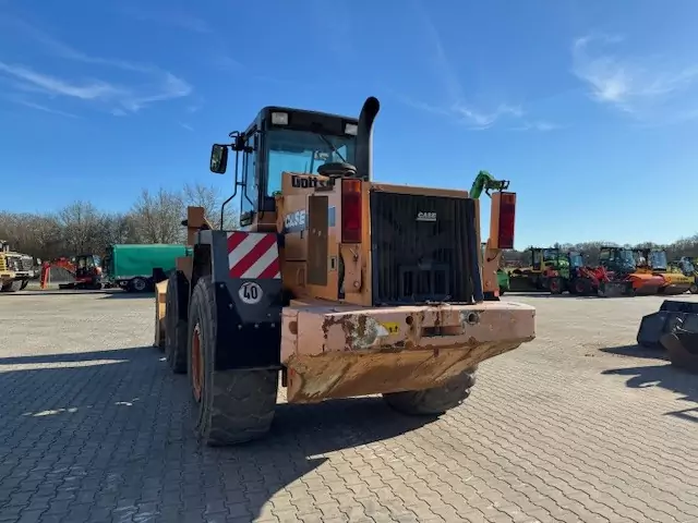 Case 821 C – Bild 9